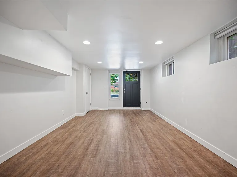 1644 S Grant St — Photo 23