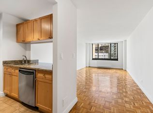 200 Rector Pl APT 31J, New York, NY 10280