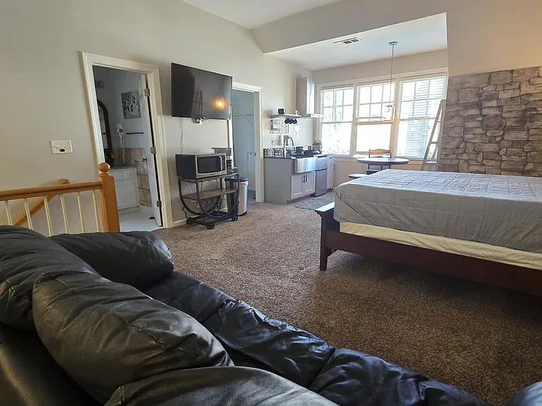1435 Hedgewood Ln NW — Photo 14