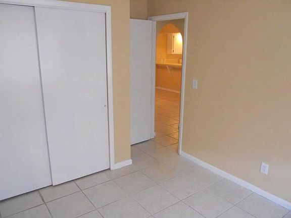 5th image of 520 SE 24th Ave