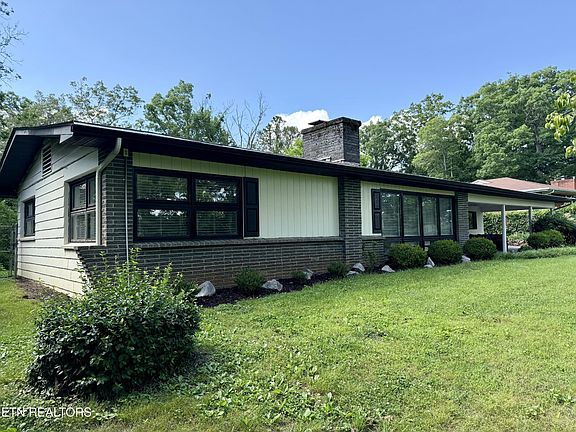 4th image of 2815 Thomas Dr