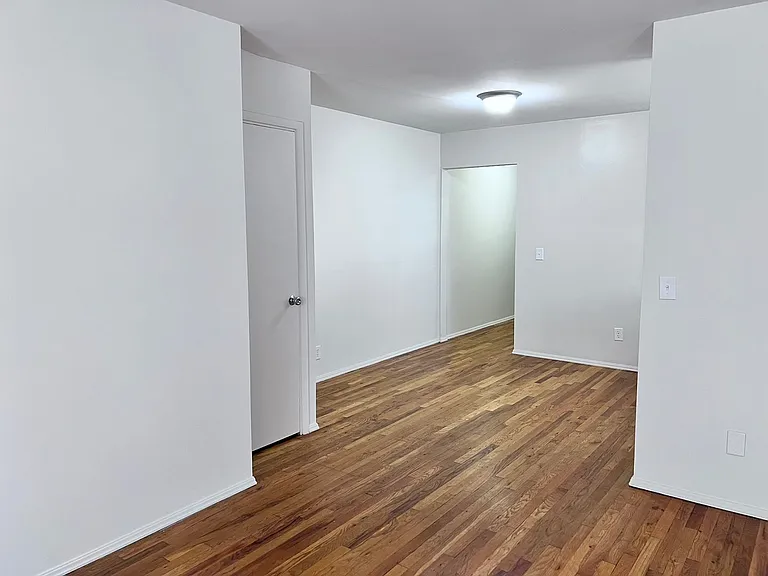 1241 Corbett St #4 — Photo 10