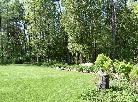 3rd image of 292 Corlear Dr
