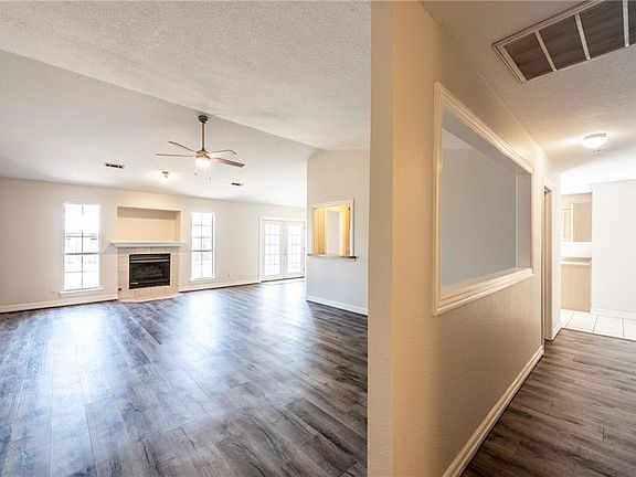 4th image of 3004 N Quartz Dr