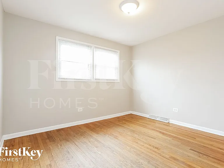 3028 W 141st St — Photo 5