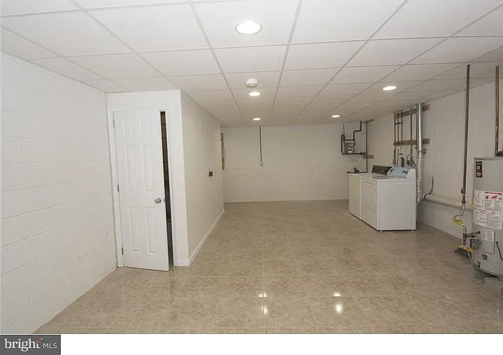1216 Ogden St — Photo 41