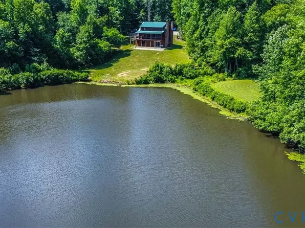 14941 Mills Ct, Amelia Court House, VA 23002