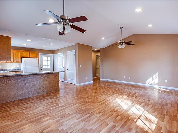 3rd image of 109 N Millar Ave