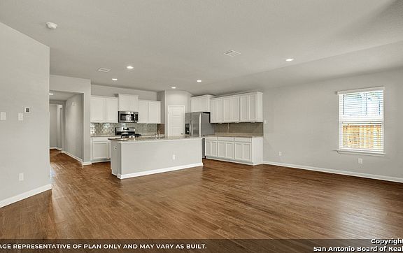 3rd image of 532 Malow Drive
