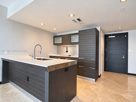3rd image of 200 Biscayne Boulevard Way APT 4212
