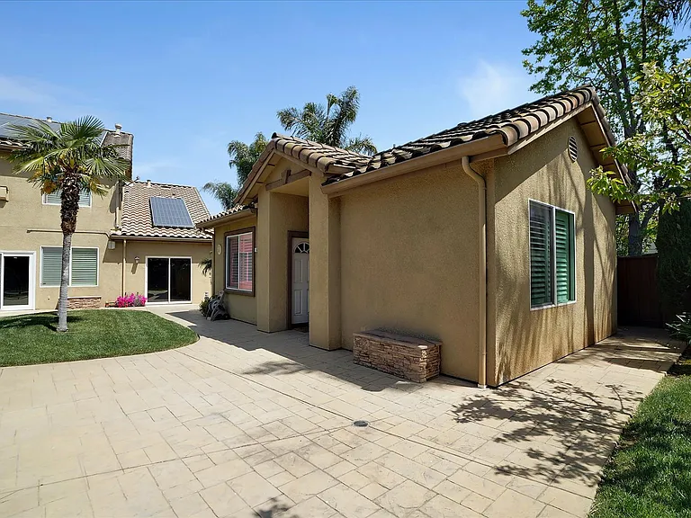 62 Ervin Ct — Photo 5