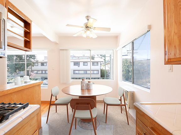 2nd image of 15529 Moorpark St APT 4