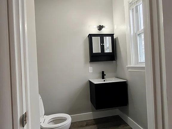 3rd image of 830 Fellsway #1