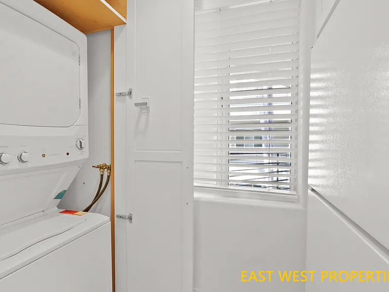 2243 Martin #314 — Photo 14