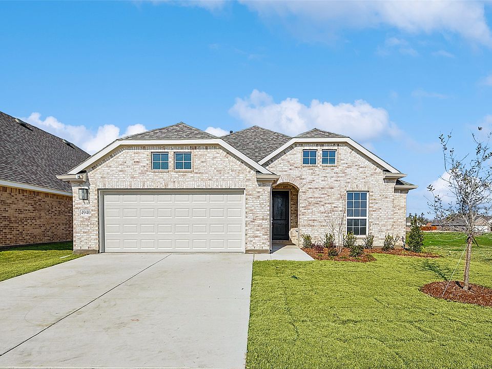 1st image of 4940 Water Lily Ln