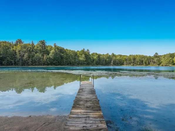 6664 Lakewood Ct, Lake Ann, MI 49650
