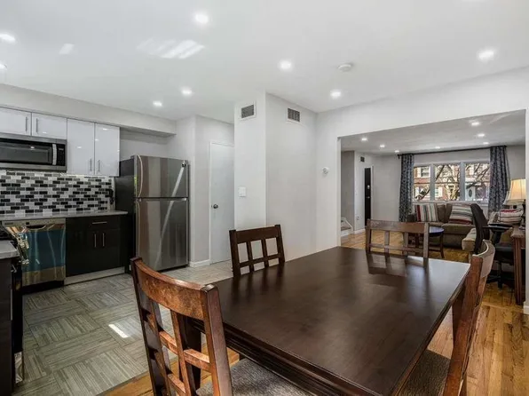 50 College Street image 8 of 31