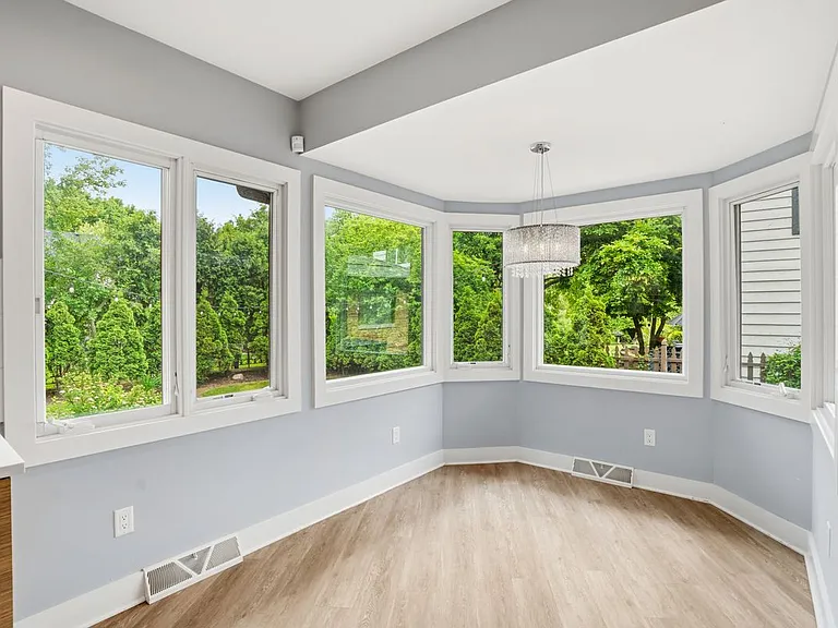4515 N Lake Dr — Photo 4