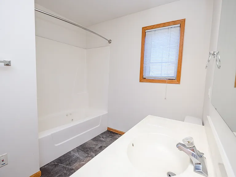 Oak Pointe Townhomes — Photo 19