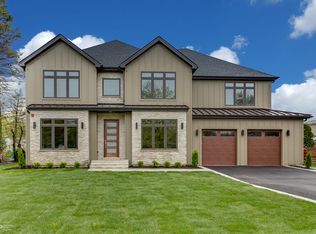 1684 Highland Ave, Northbrook, IL