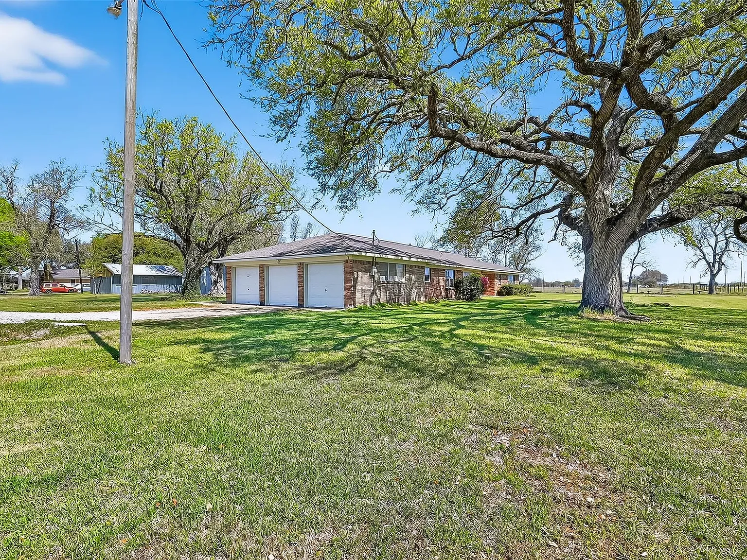 3 bed, 2.0 bath, 2234 sqft, $2,000 — Photo 4