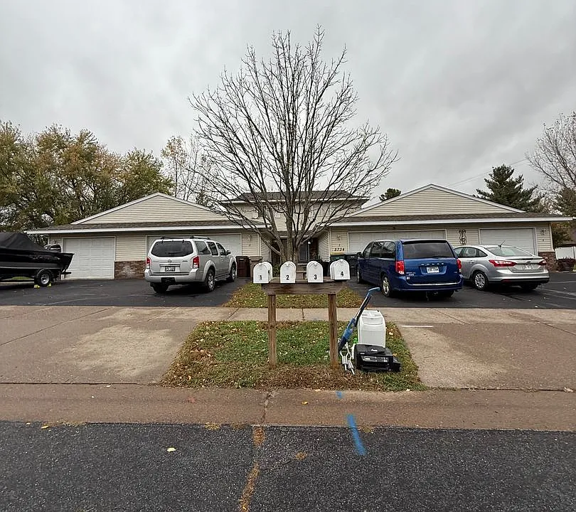 5734 Gables Dr
