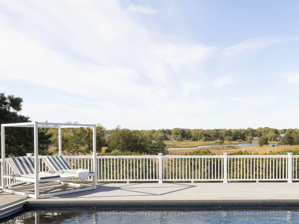 105 Waterview Dr, Southold, NY 11971