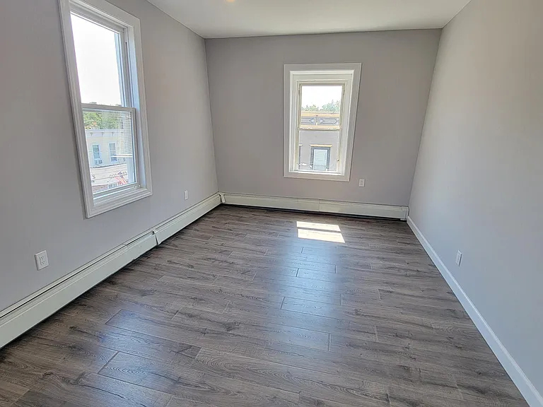 310 Sea Cliff Ave #6 — Photo 8