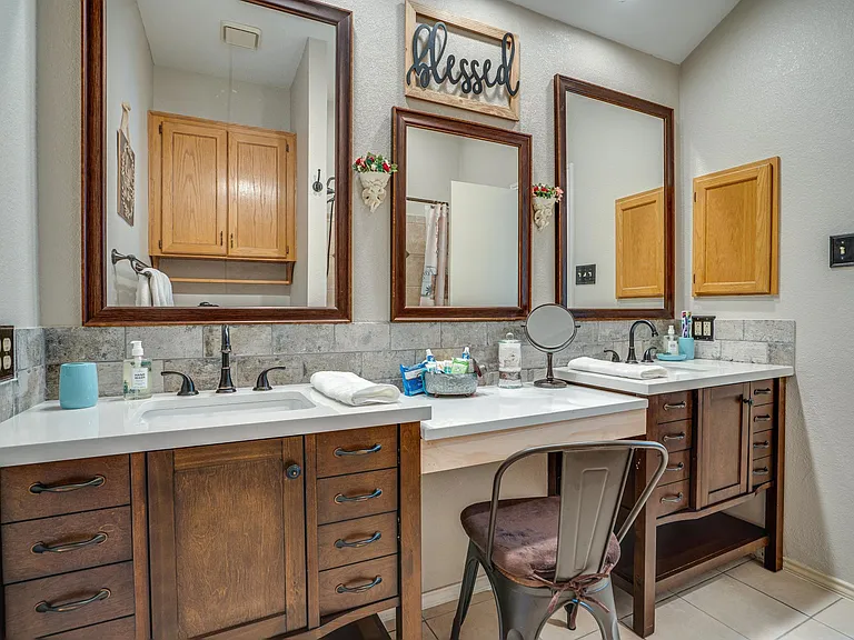 3808 Beaumont Ln — Photo 5