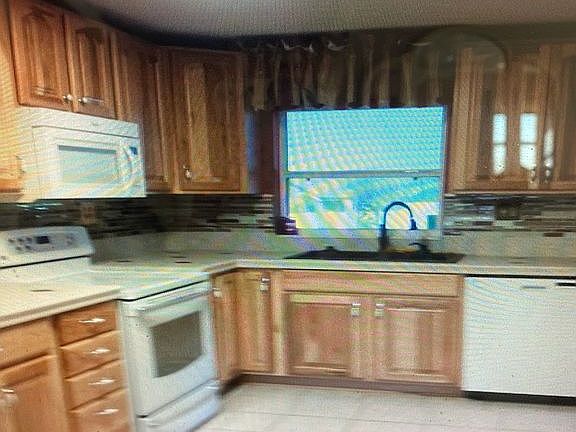 Kitchen solid wood cabinets