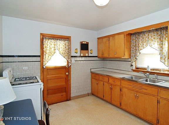3rd image of 3705 S 57th Ave