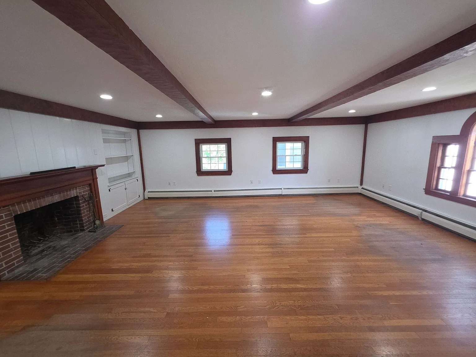 Studio, 2831 sqft, $1,000 — Photo 1