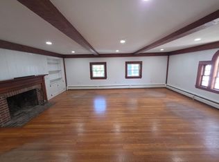 8 Hollis St #C2, Groton, MA 01450