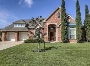 310 Slossen St, Webster, TX 77598