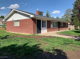 407 W 6th Ave, Toppenish, WA 98948