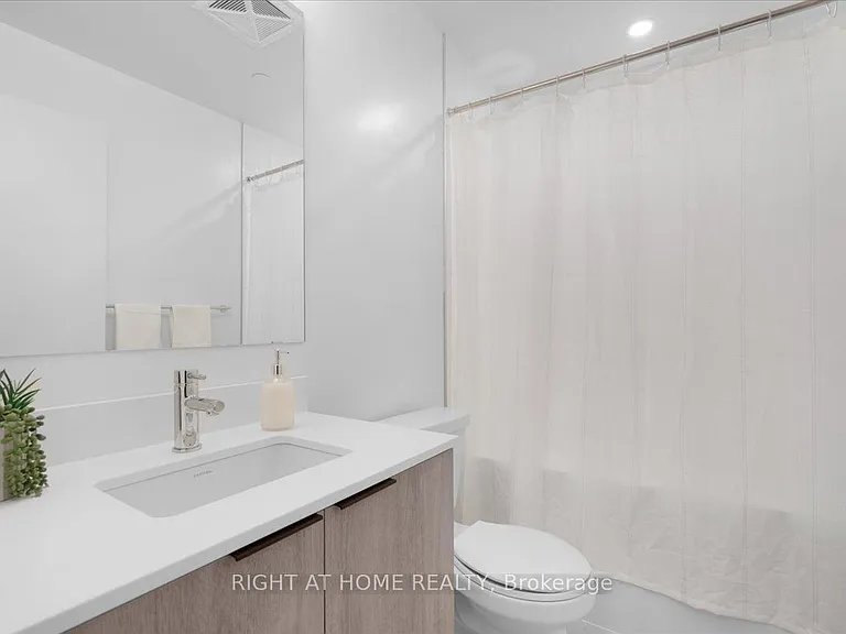 2485 Eglinton Ave W #1401 — Photo 28