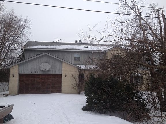 3rd image of 2N631 Lloyd Ave