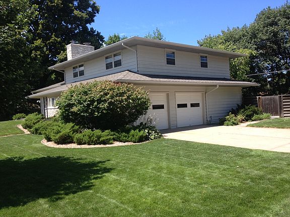 3rd image of 1984 Phelps Ave