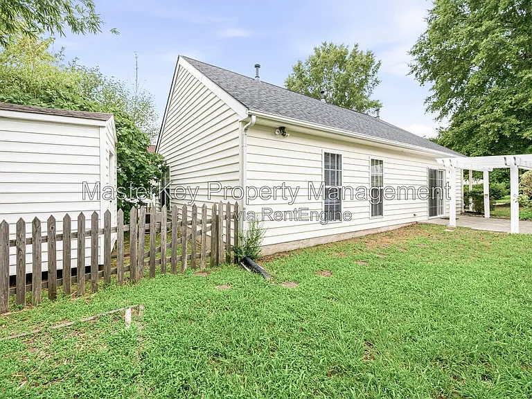 6307 Forest Ridge Dr — Photo 45