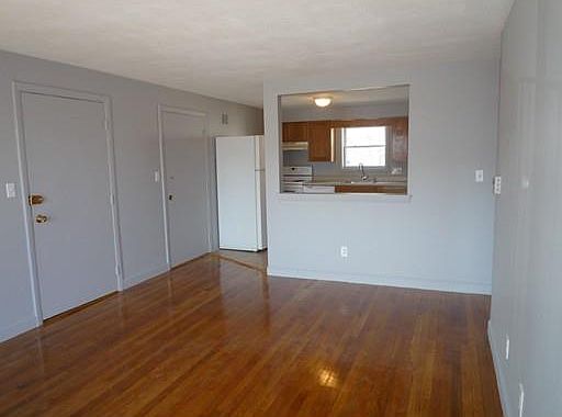 5th image of 36 Essex St APT 12
