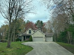 6481 Boulder Dr, Norton Shores, MI 49444