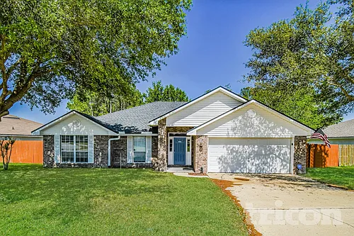 2727 Fox Creek Dr E Photo 1
