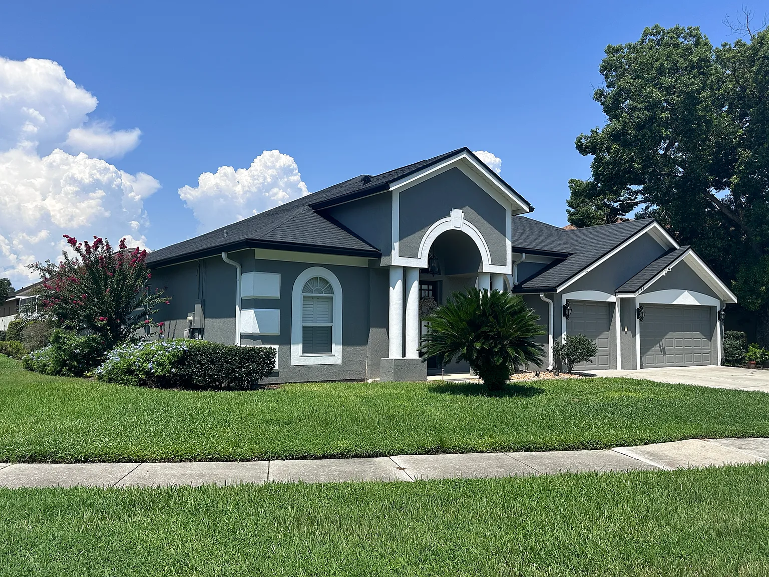 5 bed, 2682 sqft, $3,990 — Photo 2