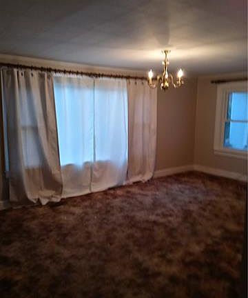 3rd image of 433 23rd Avenue Dr NE