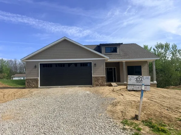 3406 Covington Dr, Davenport, IA 52806