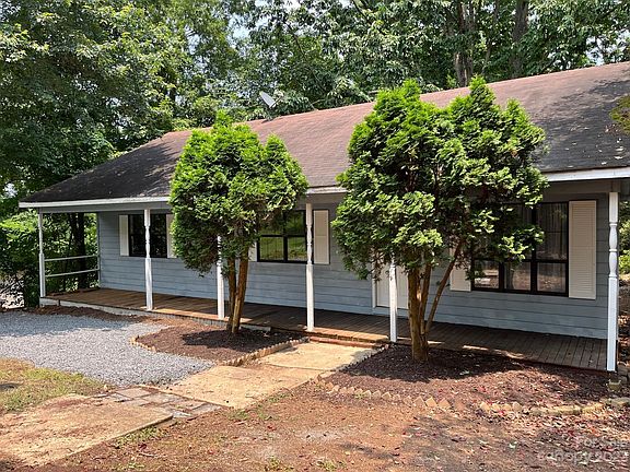 3rd image of 68 Shadowwood Dr