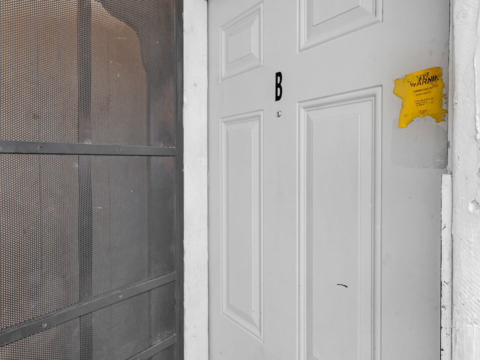 1st image of 25 Gold Bar Ct APT B