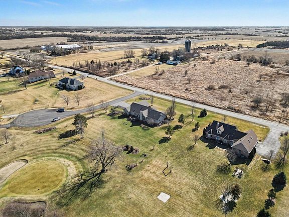 3rd image of 1744 E Offner Rd