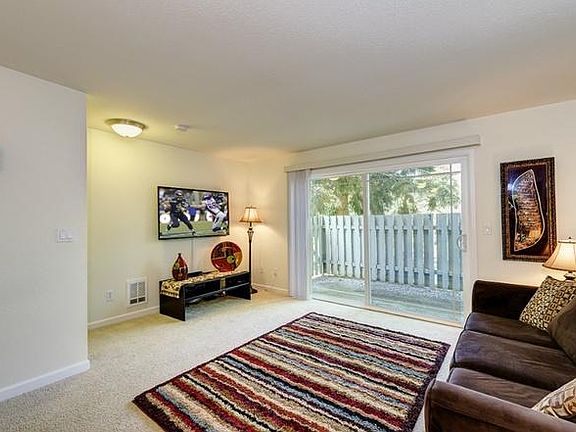 5th image of 14010 SE 6th St APT 19