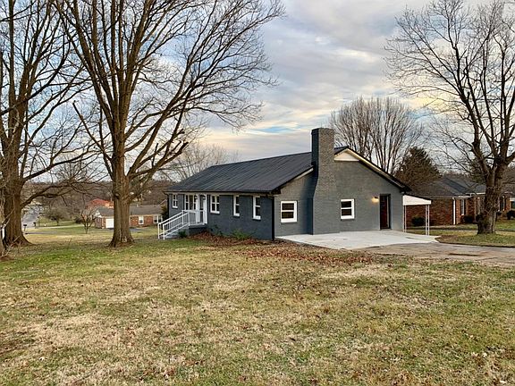 3rd image of 404 Springhill Rd